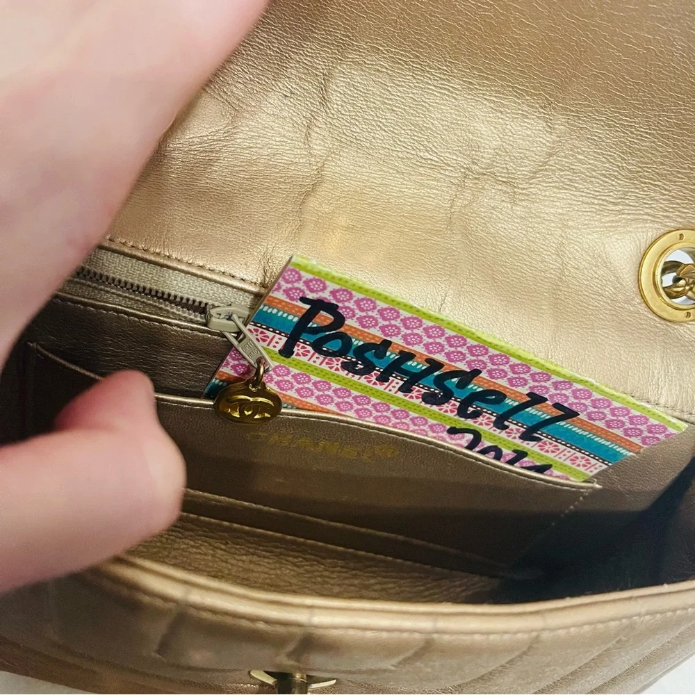 CHANEL Border mini rectangular flap - Picture 5 of 9
